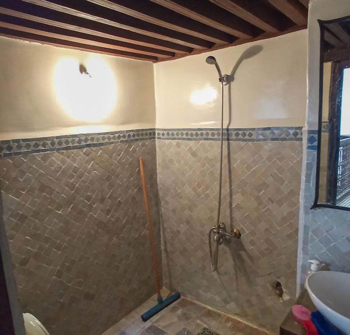 Authentic Room In Fez Medina Riad